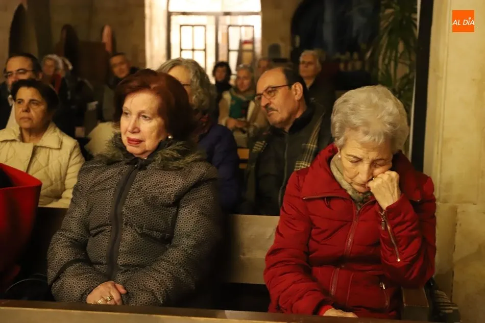 Foto 3 - El acto po&eacute;tico &lsquo;Navidad con poetas&rsquo; encandila a Salamanca
