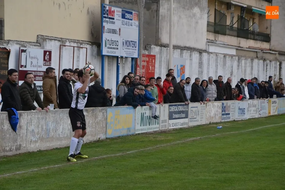 El Ciudad Rodrigo CF hace un llamamiento especial a su afición para que llene el campo el domingo  