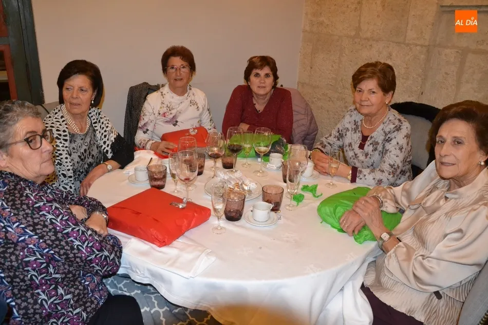 Foto 9 - El Parador acoge la cena navide&ntilde;a de la Asociaci&oacute;n de Mujeres Amanecer  