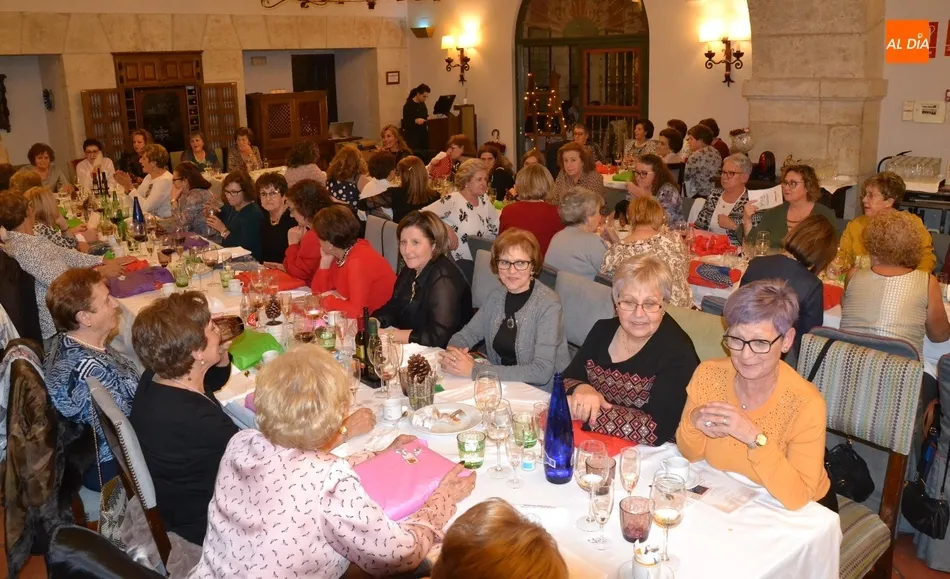 Foto 5 - El Parador acoge la cena navide&ntilde;a de la Asociaci&oacute;n de Mujeres Amanecer  