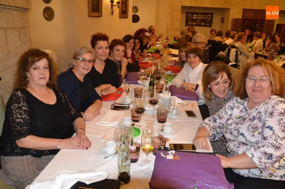 Foto 3 - El Parador acoge la cena navide&ntilde;a de la Asociaci&oacute;n de Mujeres Amanecer  