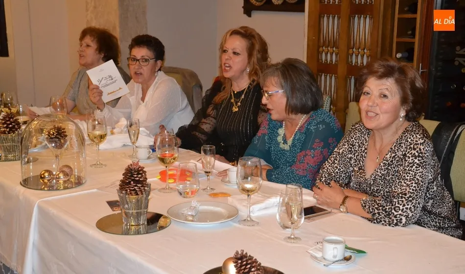 Foto 8 - El Parador acoge la cena navide&ntilde;a de la Asociaci&oacute;n de Mujeres Amanecer  