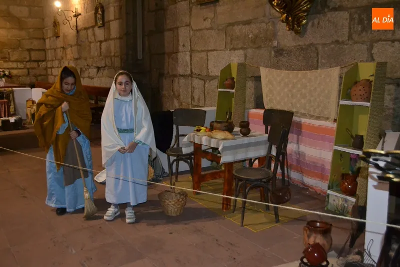 Foto 5 - Los ni&ntilde;os de catequesis trasladan a la iglesia parroquial la ilusionante representaci&oacute;n de su...