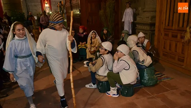 Los niños de catequesis protagonizaban el Belén Viviente  en la parroquia