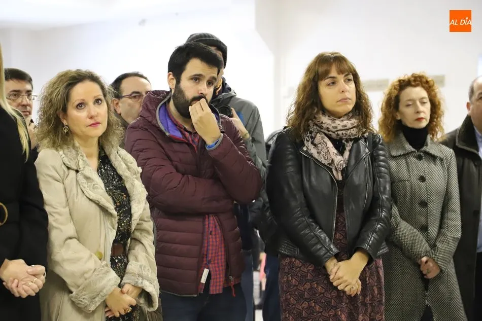 Foto 8 - Sentido homenaje a las concejalas fallecidas Pepita Mena y Tina Mart&iacute;n