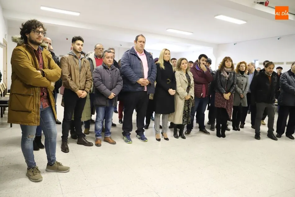 Foto 2 - Sentido homenaje a las concejalas fallecidas Pepita Mena y Tina Mart&iacute;n