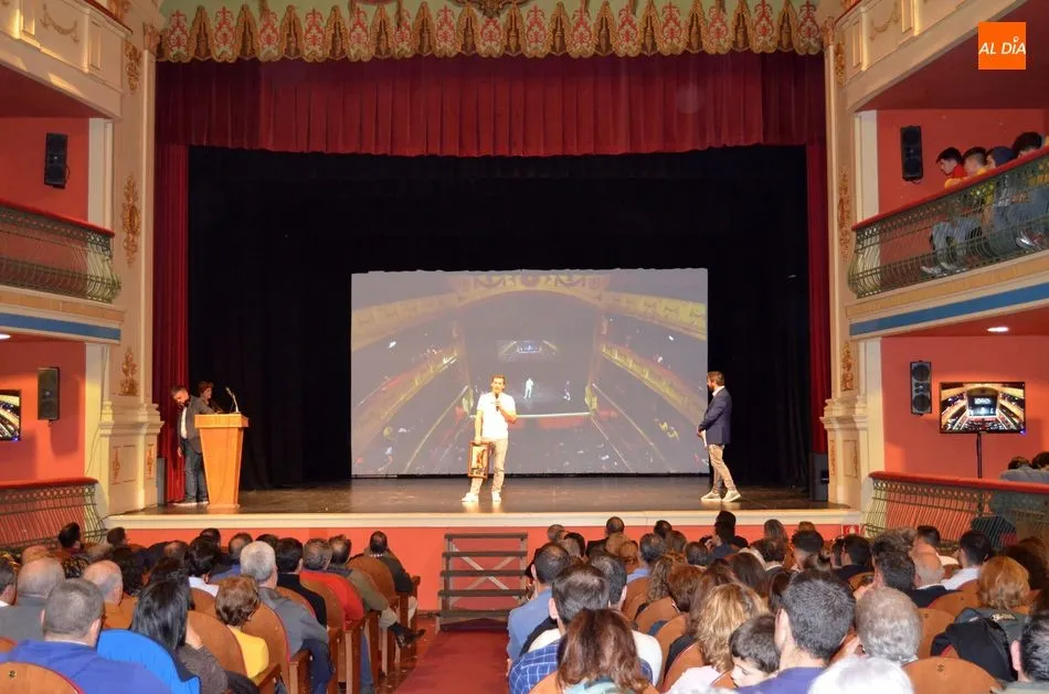 Foto 2 - La familia del deporte celebra su gala anual con el reconocimiento de B&eacute;jar a los mejores de 2019