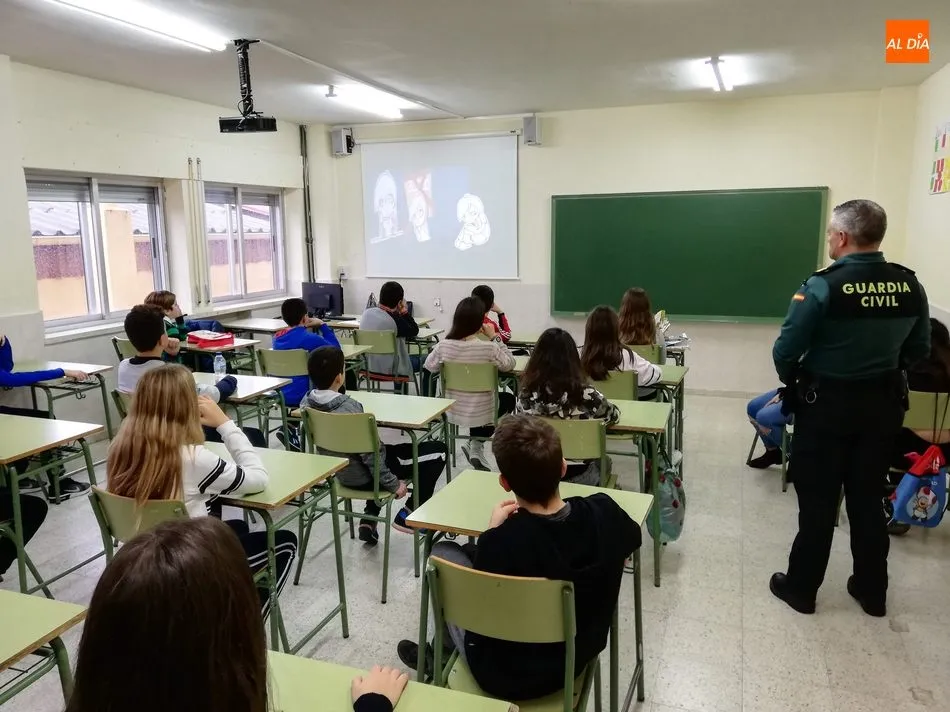 Foto 6 - Los alumnos del IES Campo Charro cierran el trimestre con un intenso programa de actividades  