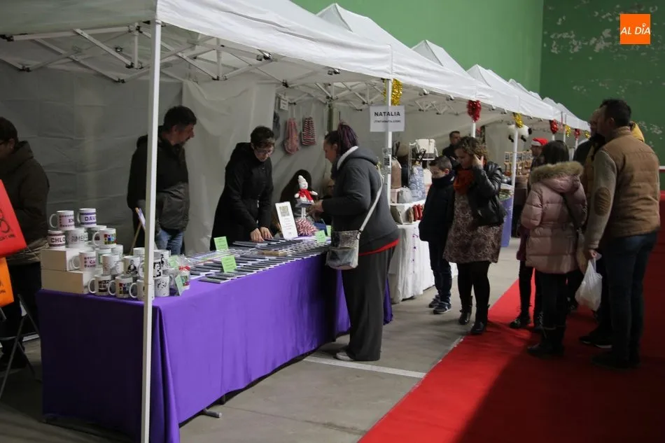 Foto 8 - Asemvi pone un broche de lo m&aacute;s dulce al Mercadillo Navide&ntilde;o de Vitigudino  