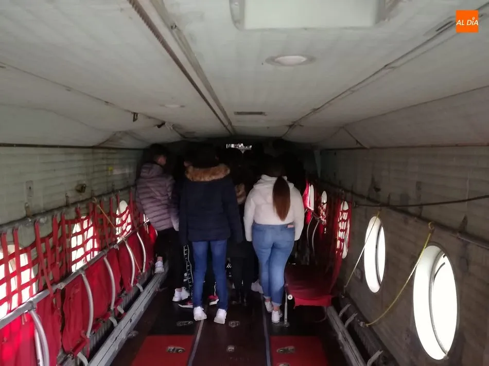 Foto 8 - Los alumnos del Colegio San Juan Bosco visitan el Museo del Aire
