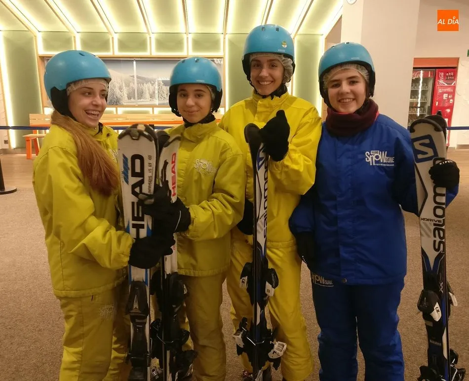 Foto 4 - Los alumnos del Colegio San Juan Bosco visitan el Museo del Aire