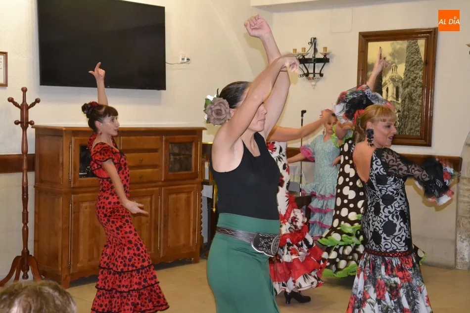 Foto 8 - El Grupo Alborea muestra su arte a los residentes del Hospital de la Pasi&oacute;n  