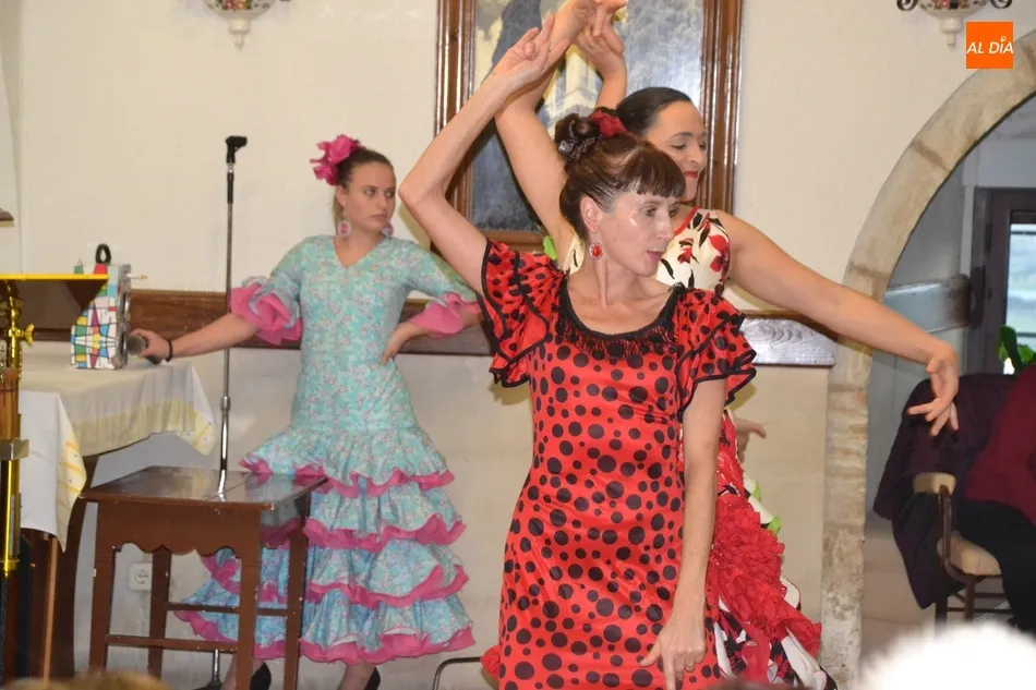 Foto 5 - El Grupo Alborea muestra su arte a los residentes del Hospital de la Pasi&oacute;n  