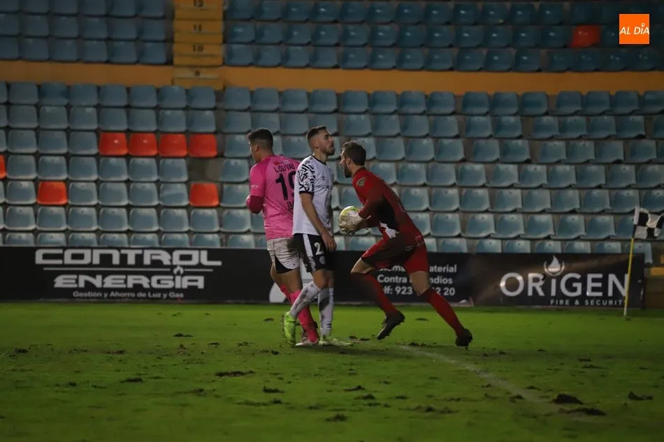 Foto 10 - Los penaltis le se&ntilde;alan el camino al Salamanca UDS de Larraz&aacute;bal ante el Tudelano (2-1)