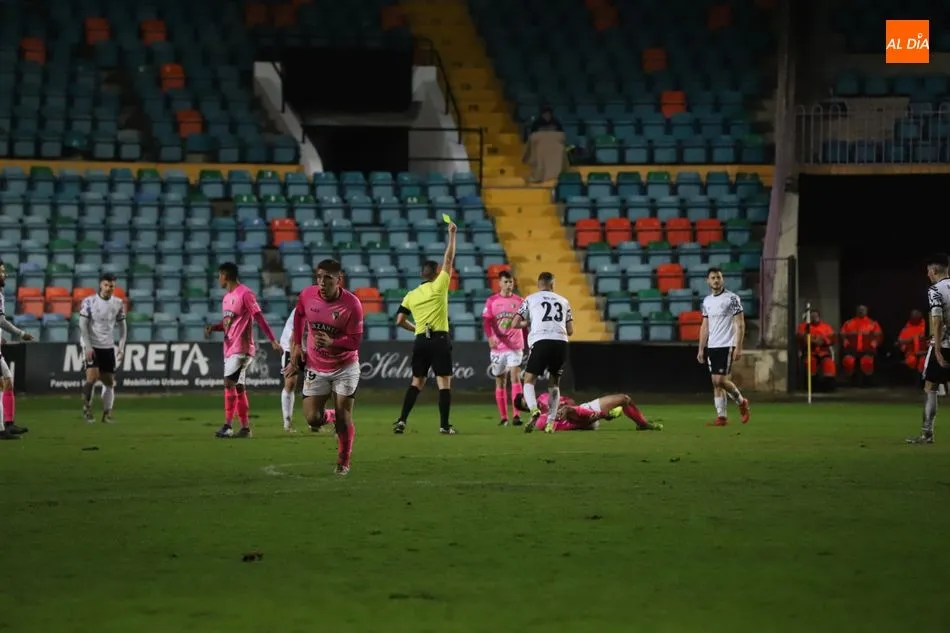 Foto 9 - Los penaltis le se&ntilde;alan el camino al Salamanca UDS de Larraz&aacute;bal ante el Tudelano (2-1)