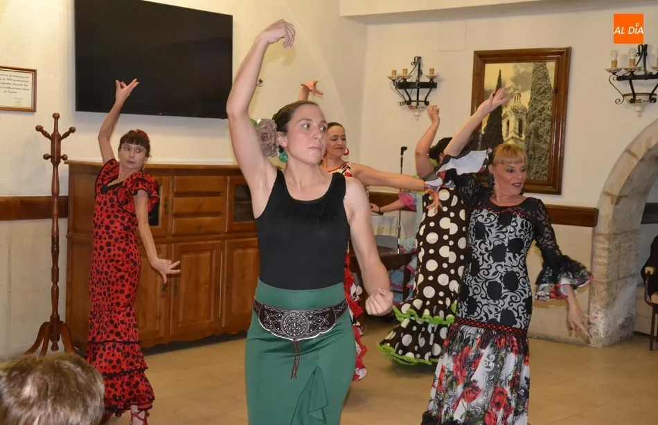 El Grupo Alborea muestra su arte a los residentes del Hospital de la Pasión  