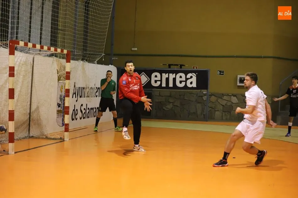 Foto 2 - El BM Salamanca da un recital para derrotar al BM Arroyo (31-28)