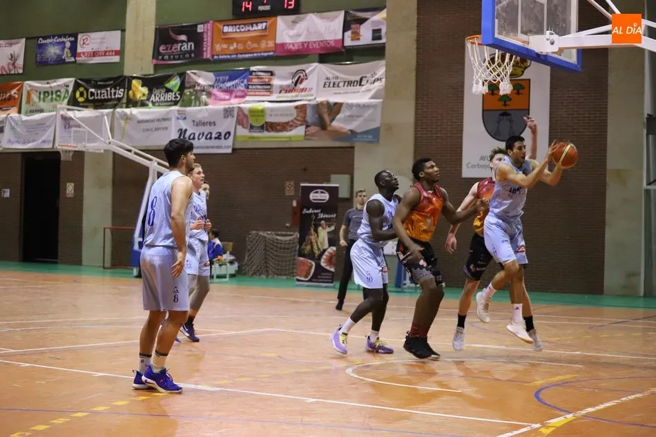 Foto 4 - El Aquimisa Carbajosa logra otra trabajada victoria contra el Lugo (77-68)  
