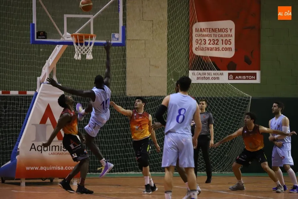 Foto 2 - El Aquimisa Carbajosa logra otra trabajada victoria contra el Lugo (77-68)  
