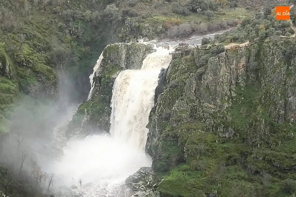 Foto 9 - La presa de Almendra aumenta el agua embalsada 46 hm3 en un solo d&iacute;a  