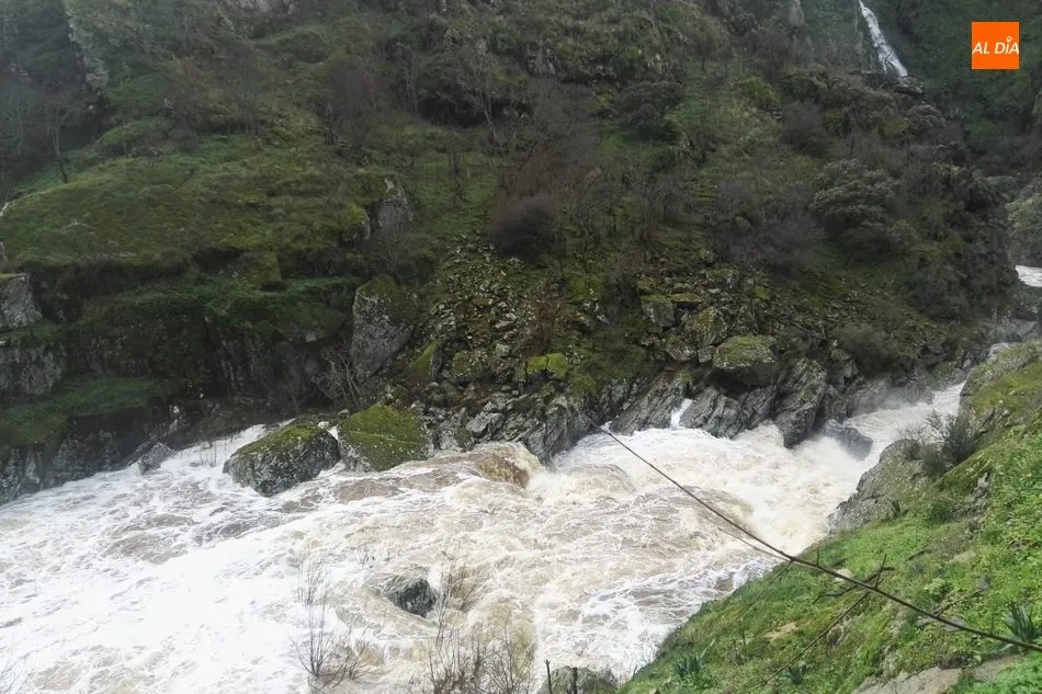 Foto 7 - La presa de Almendra aumenta el agua embalsada 46 hm3 en un solo d&iacute;a  