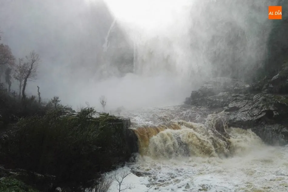 Foto 2 - La presa de Almendra aumenta el agua embalsada 46 hm3 en un solo d&iacute;a  