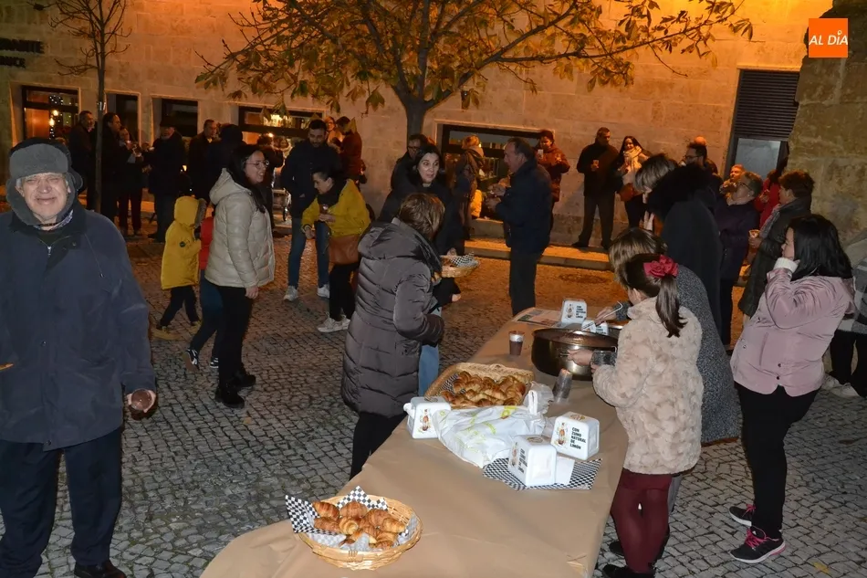 Foto 10 - Los comercios de la Avenida de Espa&ntilde;a y Afecir invitan a chocolate caliente  