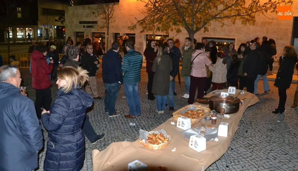 Foto 7 - Los comercios de la Avenida de Espa&ntilde;a y Afecir invitan a chocolate caliente  