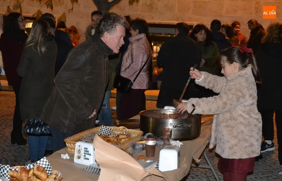 Foto 6 - Los comercios de la Avenida de Espa&ntilde;a y Afecir invitan a chocolate caliente  