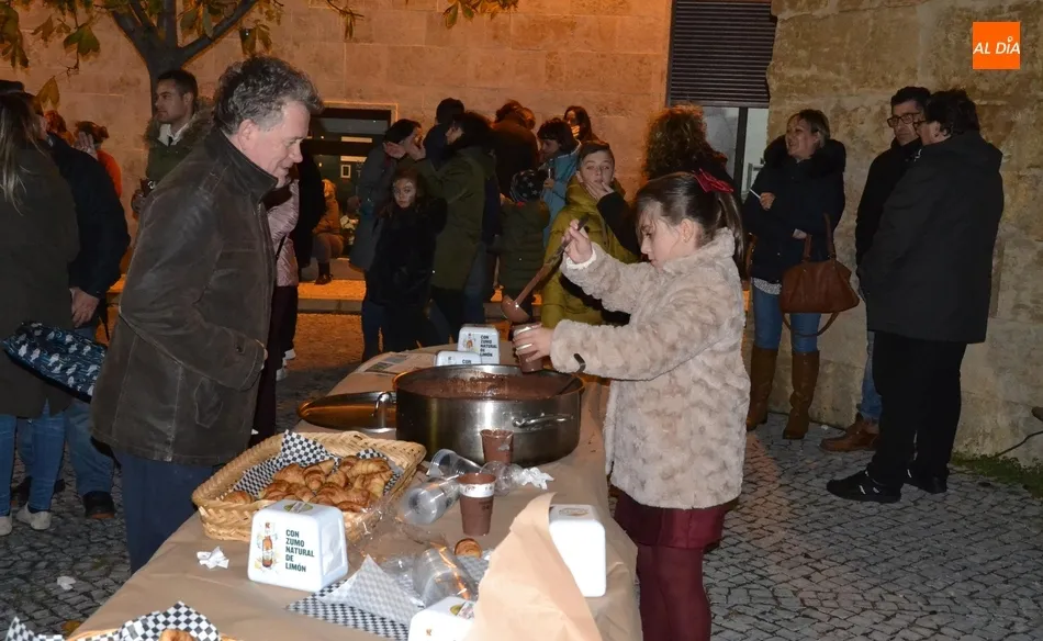 Foto 5 - Los comercios de la Avenida de Espa&ntilde;a y Afecir invitan a chocolate caliente  
