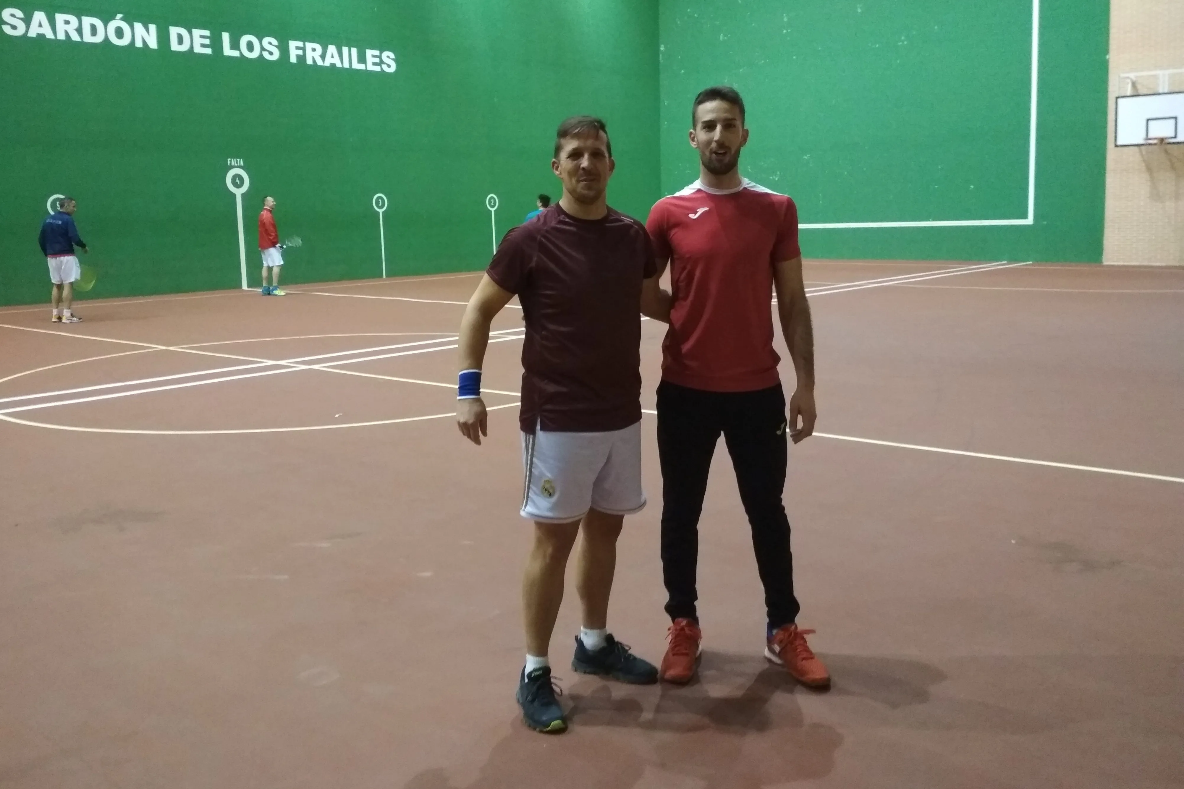 Foto 9 - El V Torneo de Frontenis de Sard&oacute;n de los Frailes se va para Burgos