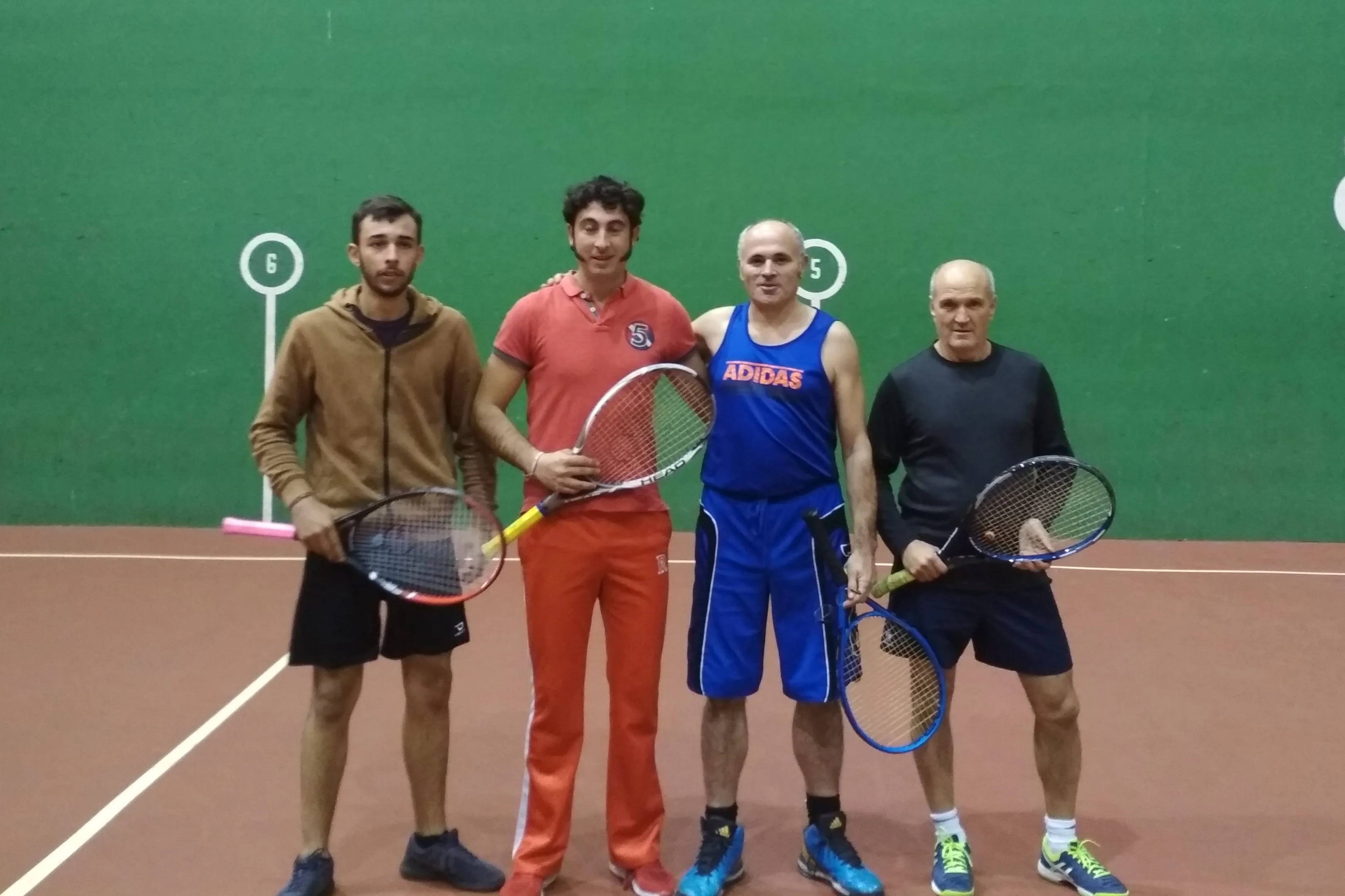Foto 8 - El V Torneo de Frontenis de Sard&oacute;n de los Frailes se va para Burgos