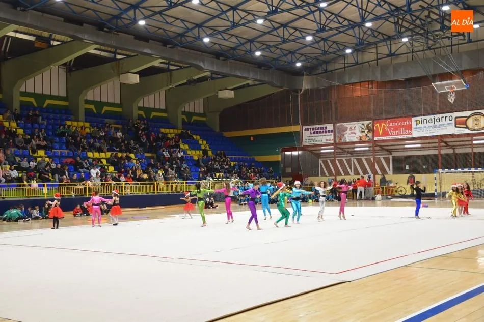 Foto 7 - La Gala Solidaria del Deporte recoge unas dos toneladas de alimentos y m&aacute;s de 600 euros en...