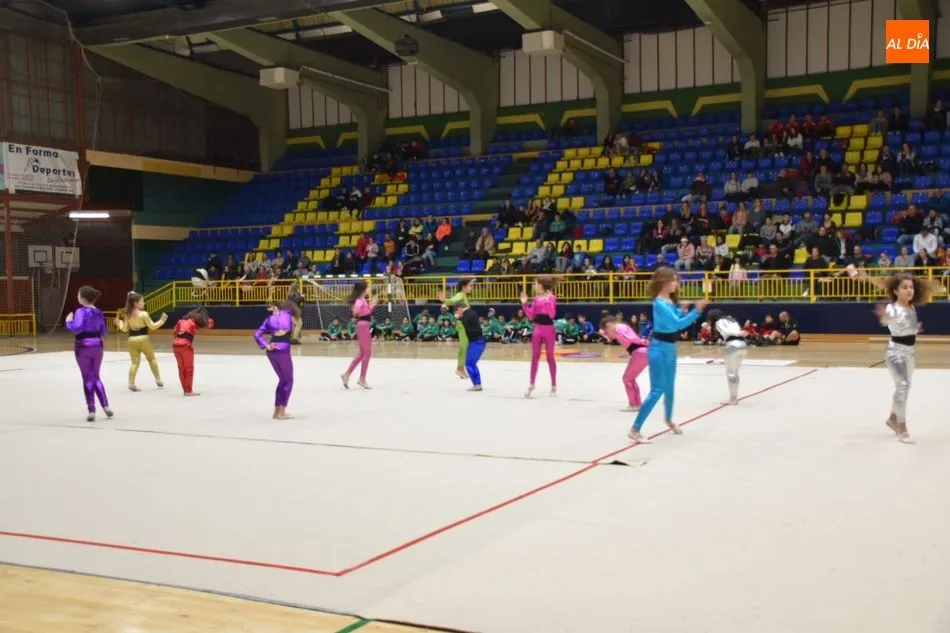 Foto 6 - La Gala Solidaria del Deporte recoge unas dos toneladas de alimentos y m&aacute;s de 600 euros en...