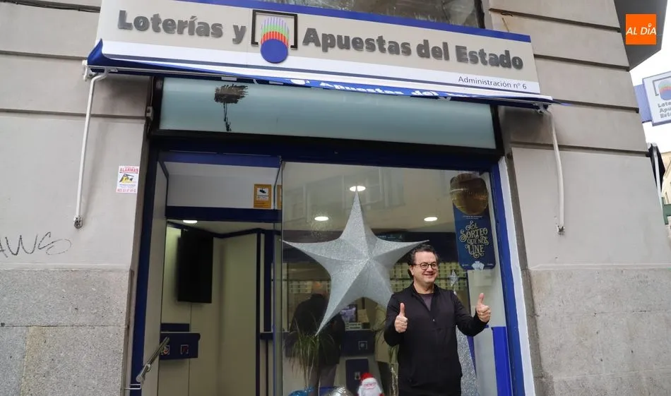 Foto 2 - El 74.770, quinto premio, vendido a un abonado en la administraci&oacute;n de la calle Prior