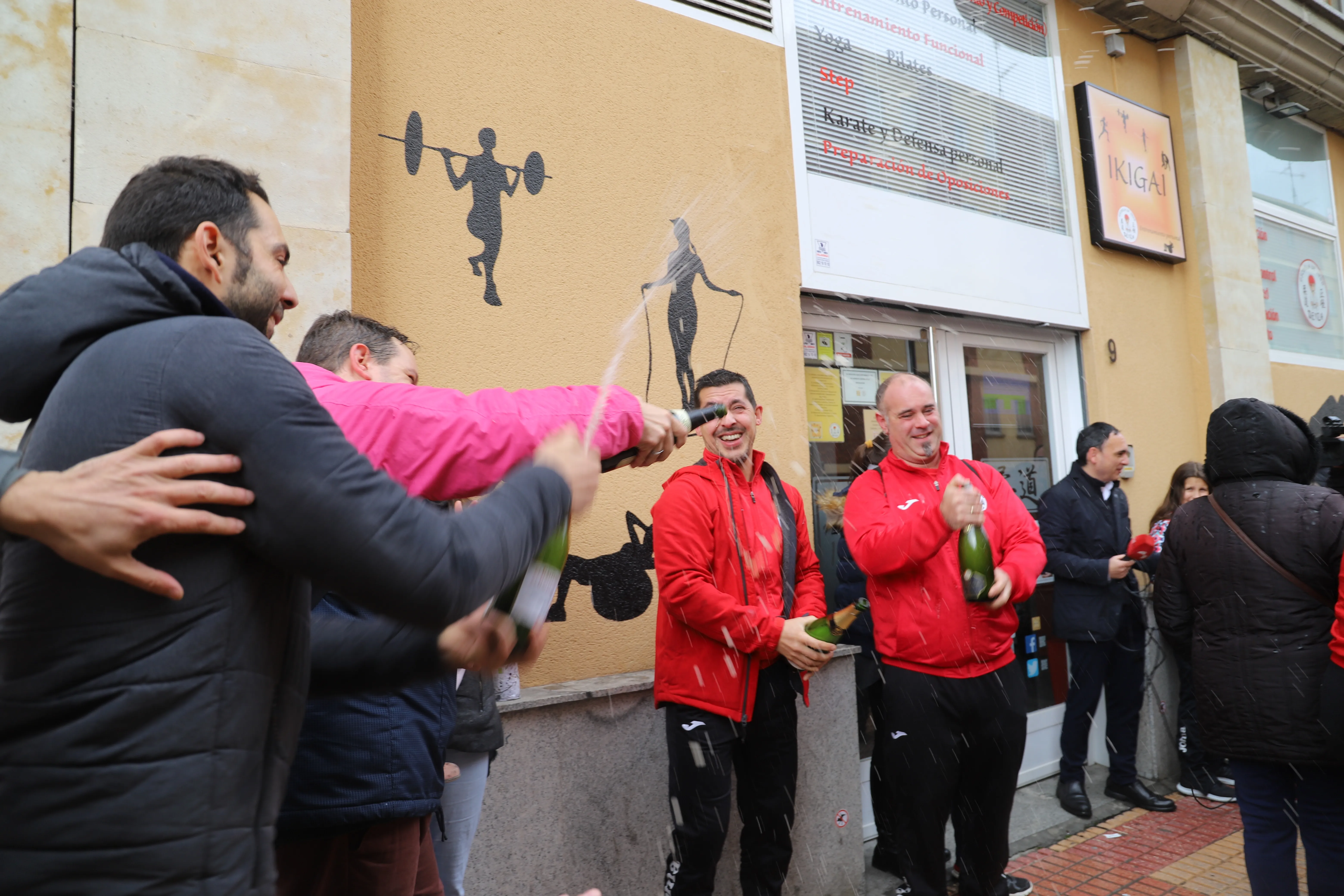 Foto 2 - La Escuela de Judo Seiza, agraciada con 80 millones en participaciones de El Gordo