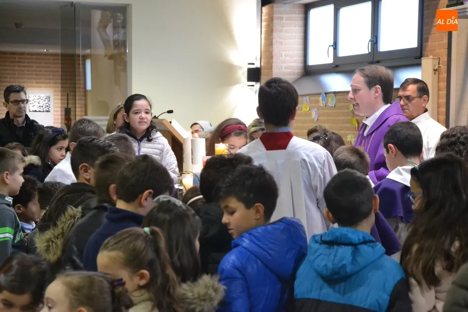 Foto 2 - Ronda de bendiciones de im&aacute;genes del Ni&ntilde;o Jes&uacute;s en las parroquias mirobrigenses  