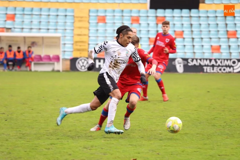 Foto 10 - El Salamanca UDS &lsquo;B&rsquo; firma las tablas con el Numancia &lsquo;B&rsquo; en el Helm&aacute;ntico (1-1)