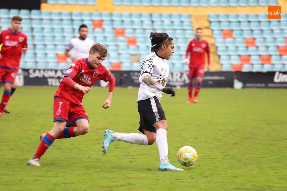 Foto 8 - El Salamanca UDS &lsquo;B&rsquo; firma las tablas con el Numancia &lsquo;B&rsquo; en el Helm&aacute;ntico (1-1)