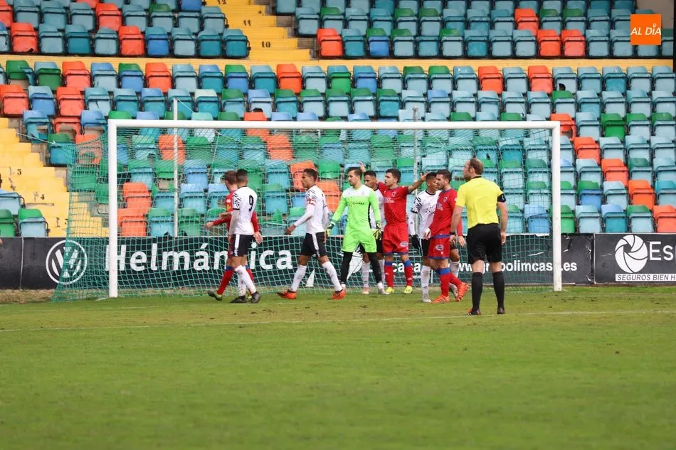 Foto 3 - El Salamanca UDS &lsquo;B&rsquo; firma las tablas con el Numancia &lsquo;B&rsquo; en el Helm&aacute;ntico (1-1)