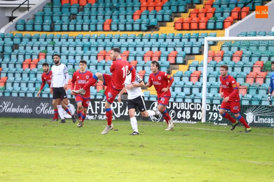 Foto 2 - El Salamanca UDS &lsquo;B&rsquo; firma las tablas con el Numancia &lsquo;B&rsquo; en el Helm&aacute;ntico (1-1)