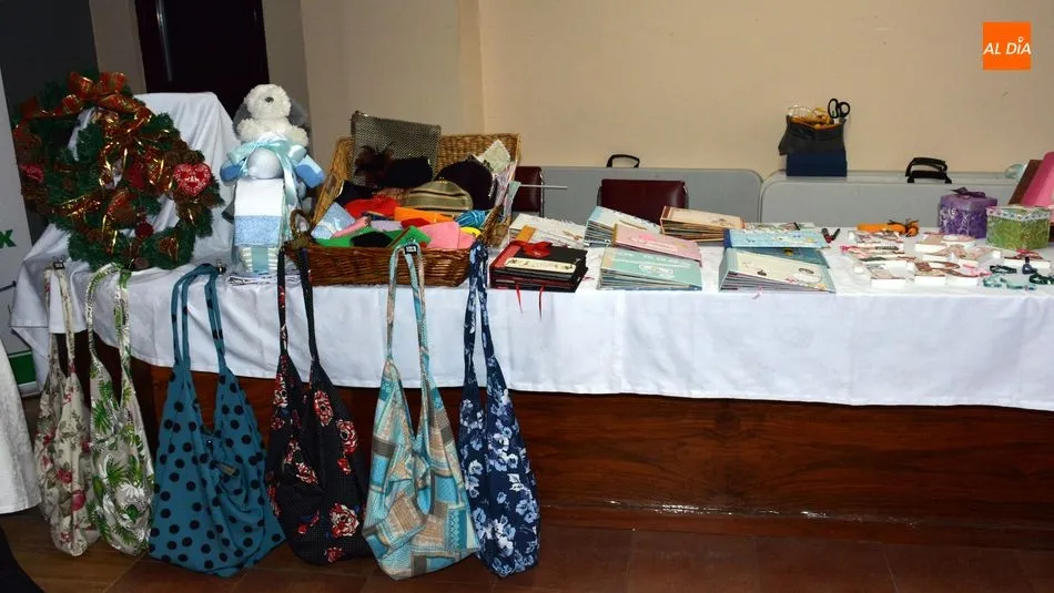 Foto 7 - Buen ambiente en el primer Mercado Navide&ntilde;o de Artesan&iacute;a de Hinojosa de Duero