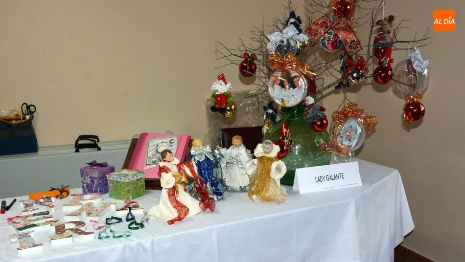 Foto 6 - Buen ambiente en el primer Mercado Navide&ntilde;o de Artesan&iacute;a de Hinojosa de Duero