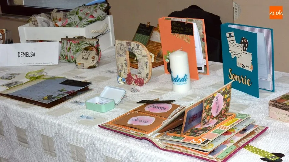 Foto 3 - Buen ambiente en el primer Mercado Navide&ntilde;o de Artesan&iacute;a de Hinojosa de Duero