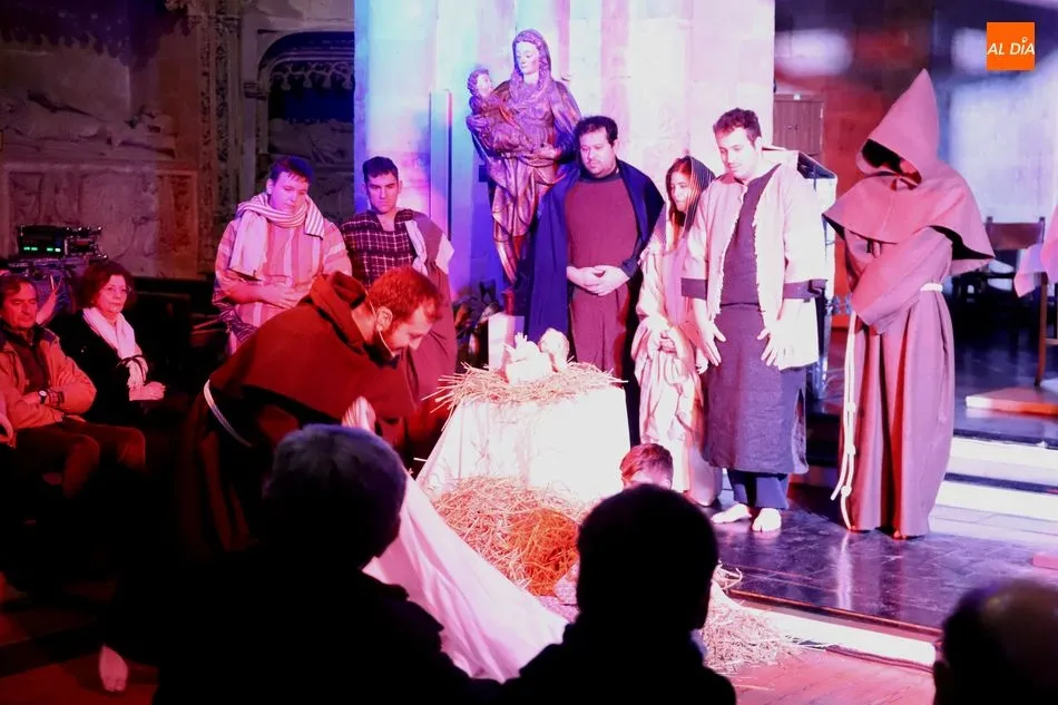 Foto 2 - Emocionante y emocionada Navidad Franciscana en la iglesia de San Mart&iacute;n