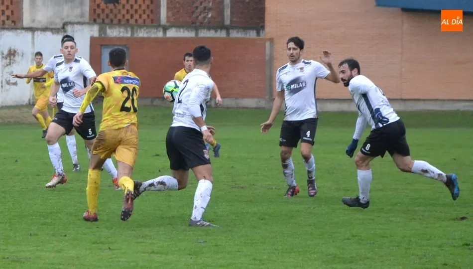 El Ciudad Rodrigo se reencuentra con la victoria dos meses después en un tremendo festival de...
