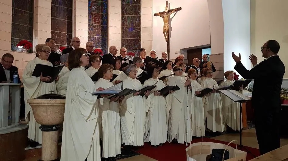 La Coral Dámaso Ledesma y Cuatro Gaitas entremezclan sus músicas  