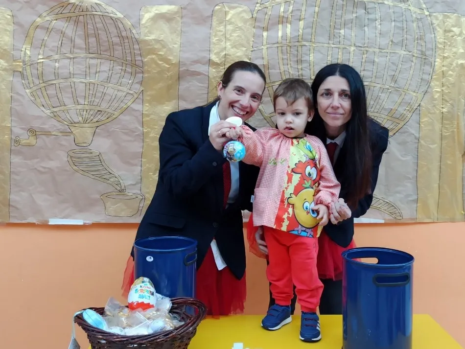 Foto 2 - La Escuela Infantil celebra su emblem&aacute;tico sorteo de Navidad con mucho chocolate en juego  