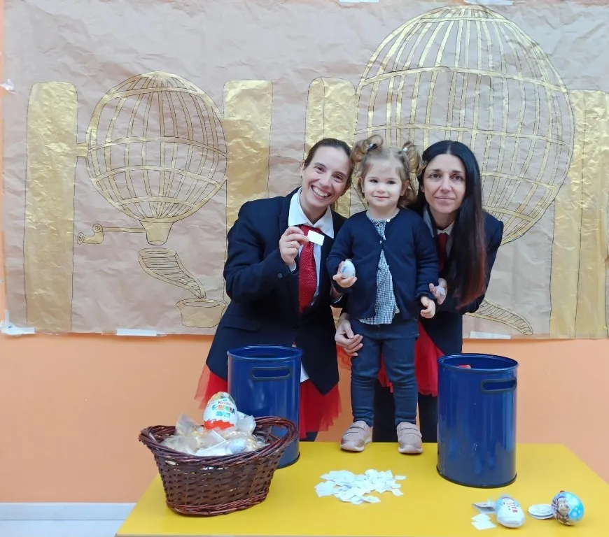 Foto 4 - La Escuela Infantil celebra su emblem&aacute;tico sorteo de Navidad con mucho chocolate en juego  
