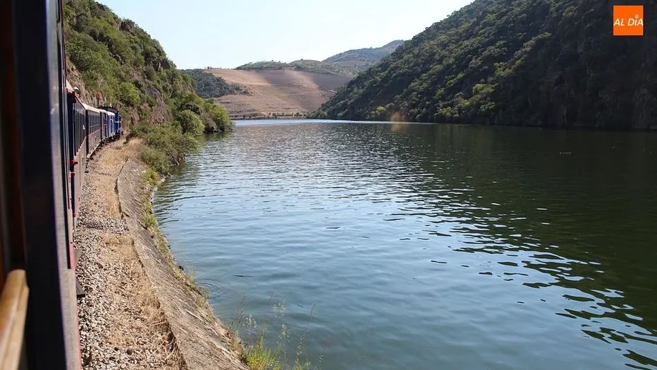 El Presidencial remonta el Duero desde Oporto hasta Vila Nova de Foz Côa/ MARTÍN-GARAY